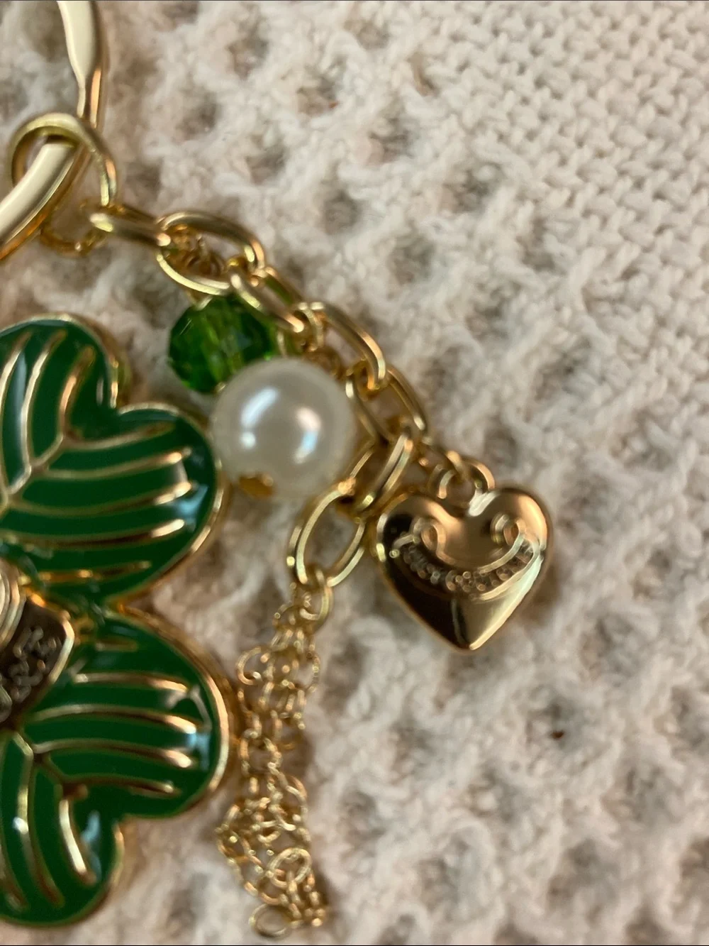 Rare Juicy Couture NWOT Green Enamel Four-Leaf Clover Keychain with Gold Accents